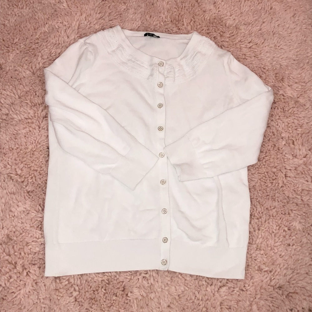 Medium white cardigan with design on shoulders